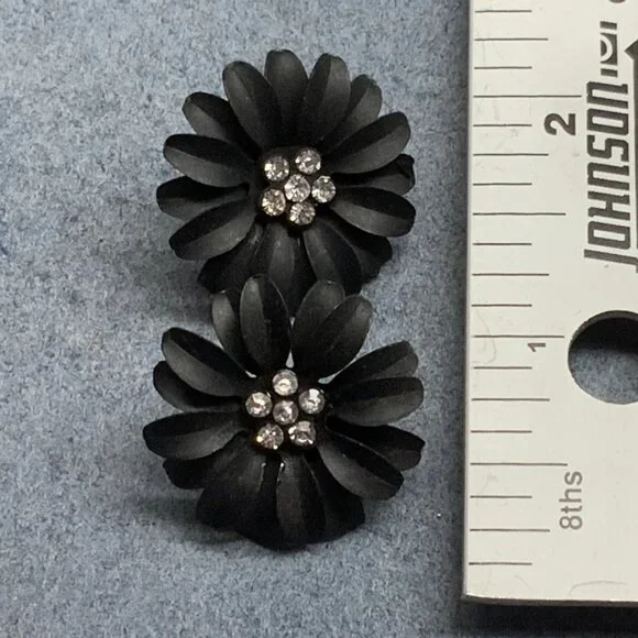 Rhinestone Flower Pierced Earrings 1 In Black Retro Glam Bling Vintage Elegant - Picture 6 of 6
